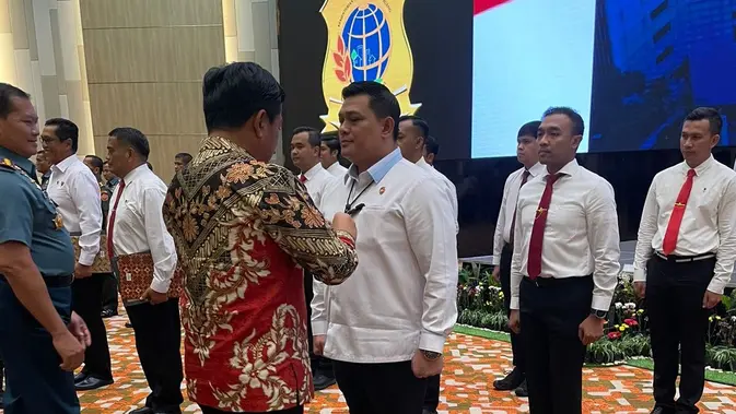 Bongkar Mafia Tanah, Direskrimsus Polda Metro Jaya Ade Safri Terima Pin Emas dari Menteri ATR